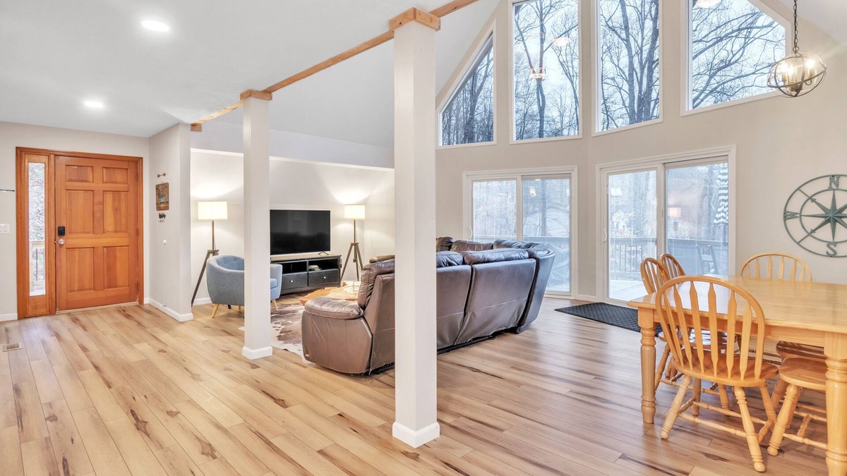 La Follette House | Deerfield Hideaway At Old Rocky 5 Bedroom Home