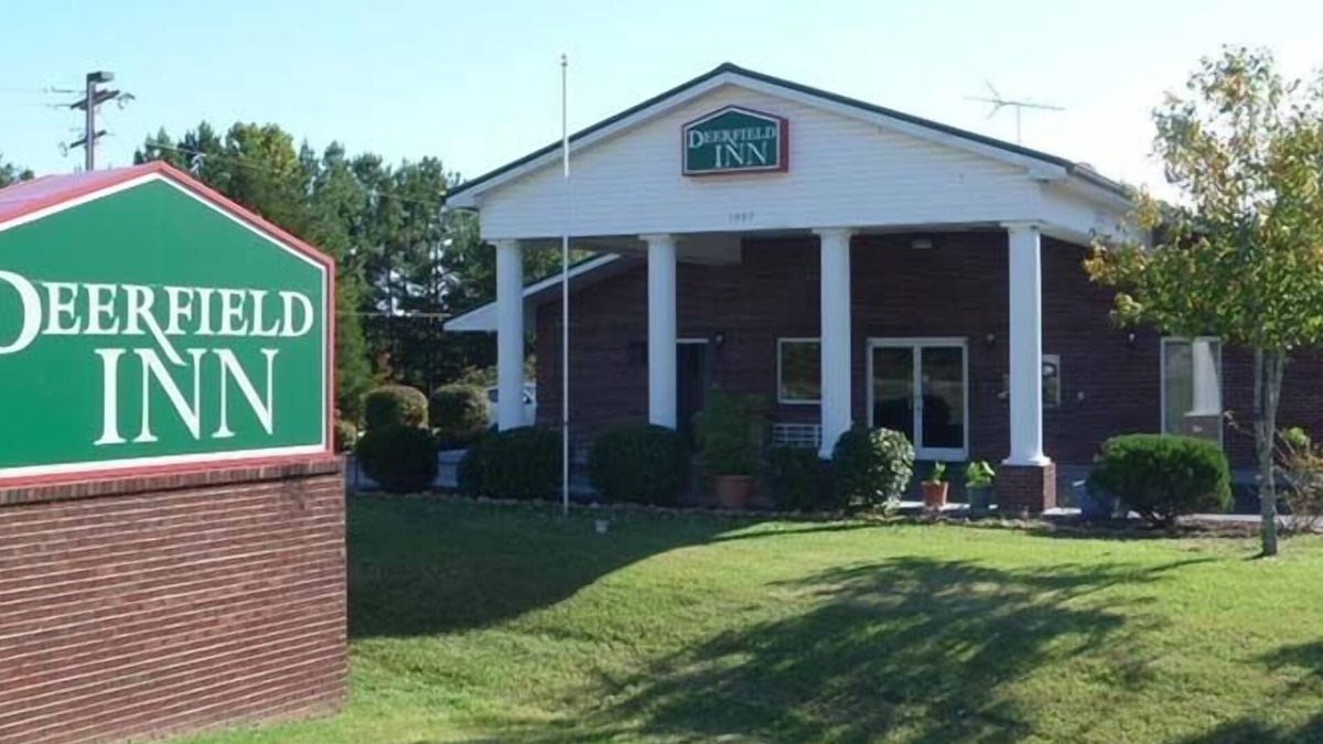 Fairview Hotel | Deerfield Inn & Suites