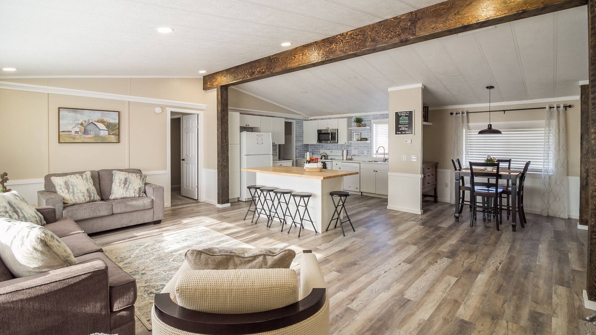 Lapoint House | Deerview - 4 BR home close to dinosaurs and trails