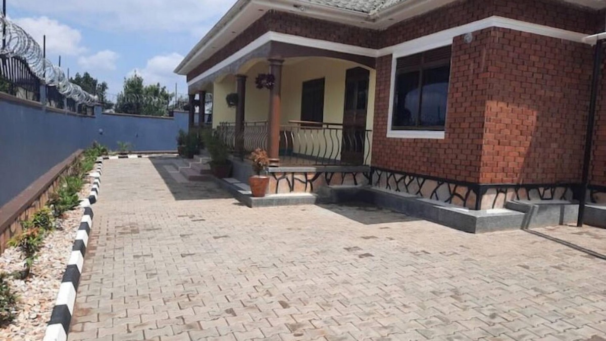 Kampala Apartment | Deerwood Family Apartments - Apartment 1
