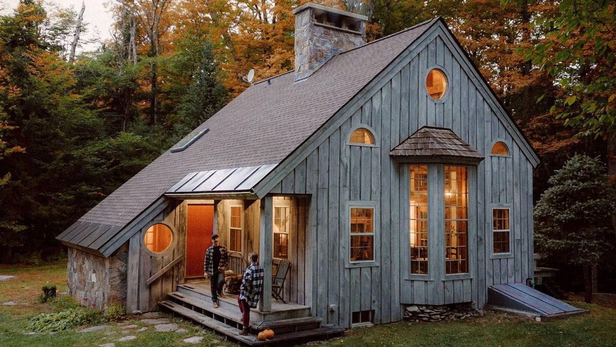 South Londonderry Cabin | Deerwood Hill ~ après ski cabin hot tub fire pit Stratton Manchester
