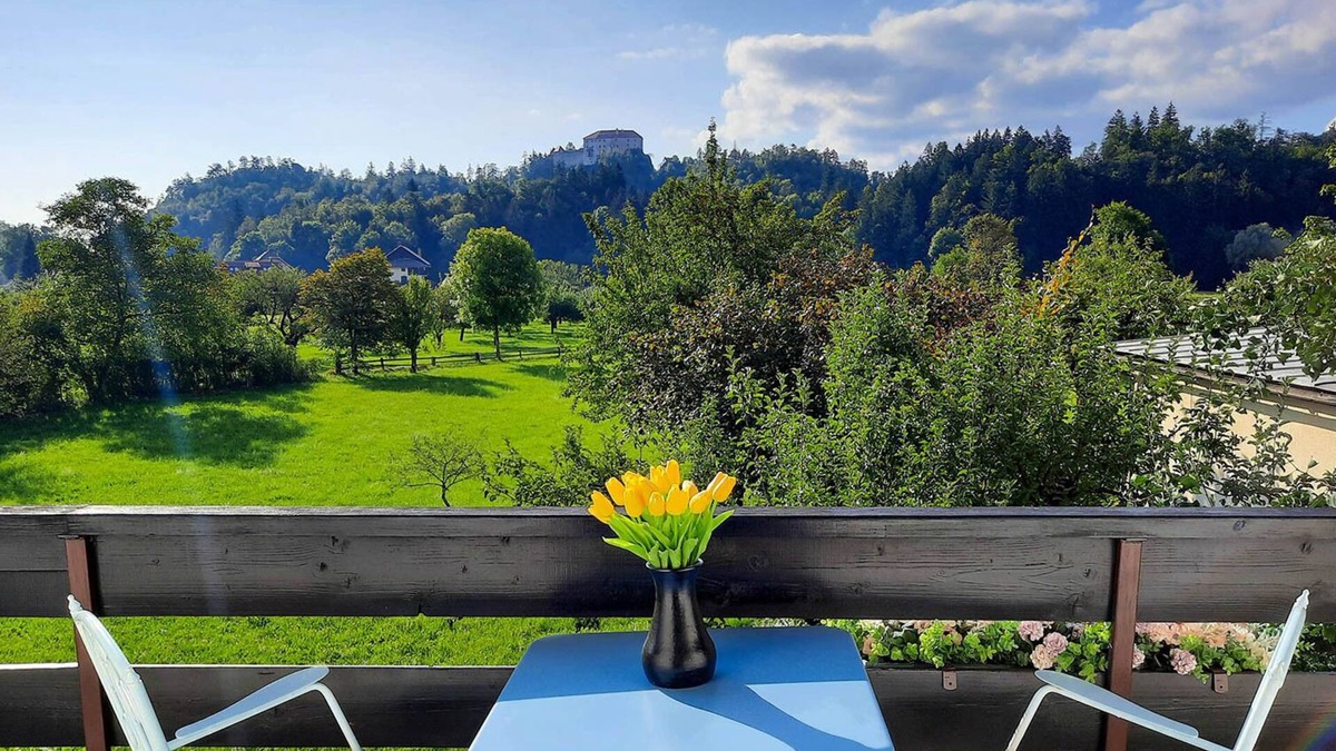 Bled Apartment | Deerwood Villa-Sky Vocation 2-storey Apartment with Bled Castle View