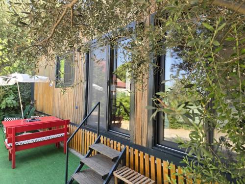 Urla Ski Chalet | Defneland Daphne