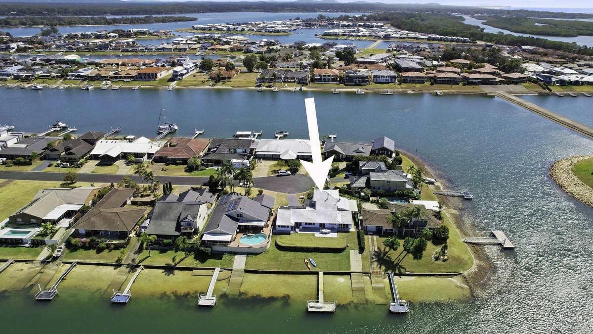 Port Macquarie House | Deja Bleu - family home with private jetty