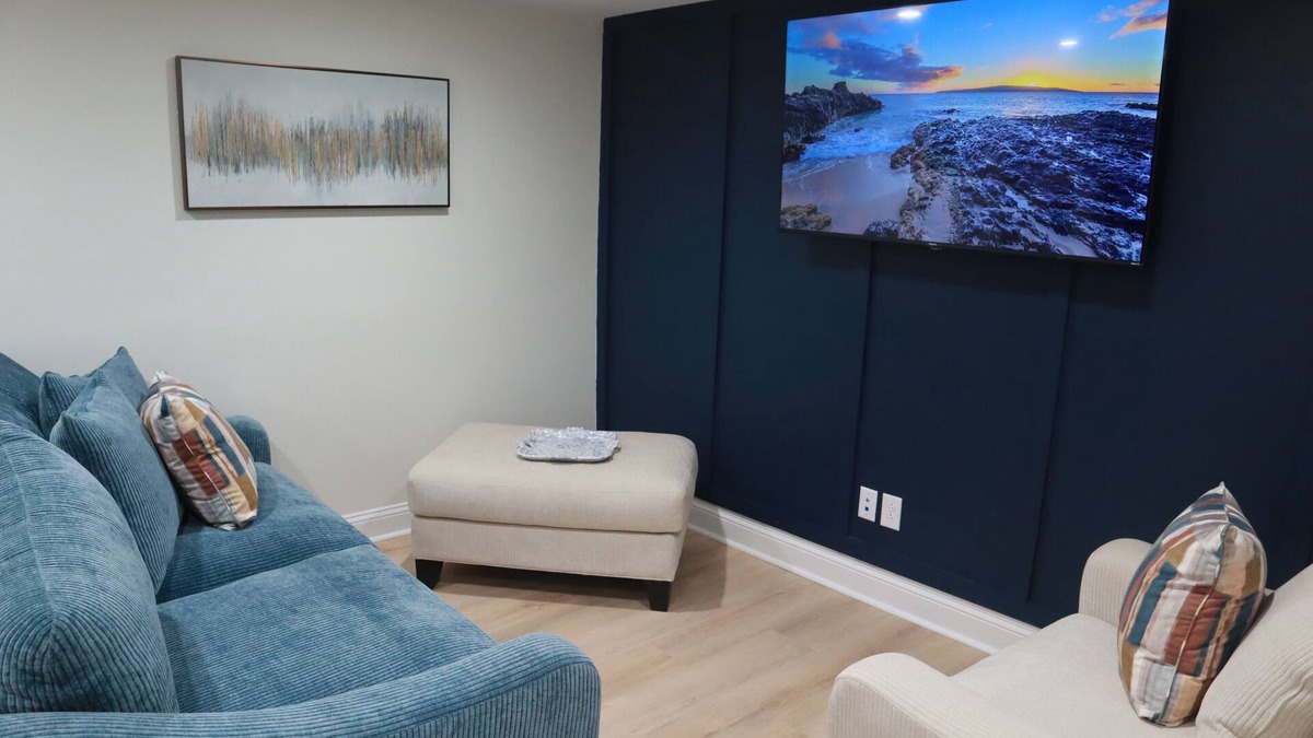 Supply House | Deja Blue at the beach! within 1.5 mile from the beach with boat parking!