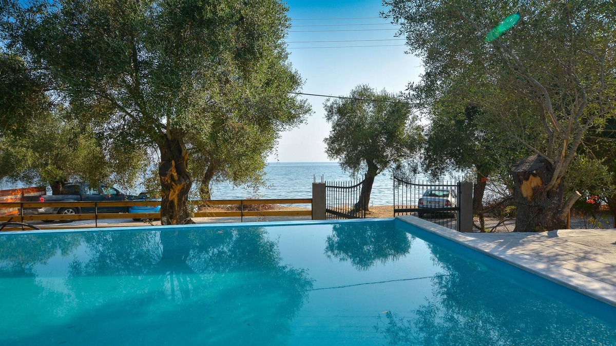 Notos House | Deja Blue Beach House