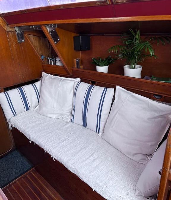 El Garraf Boat Rental | Dejaté acunar por nuesto velero