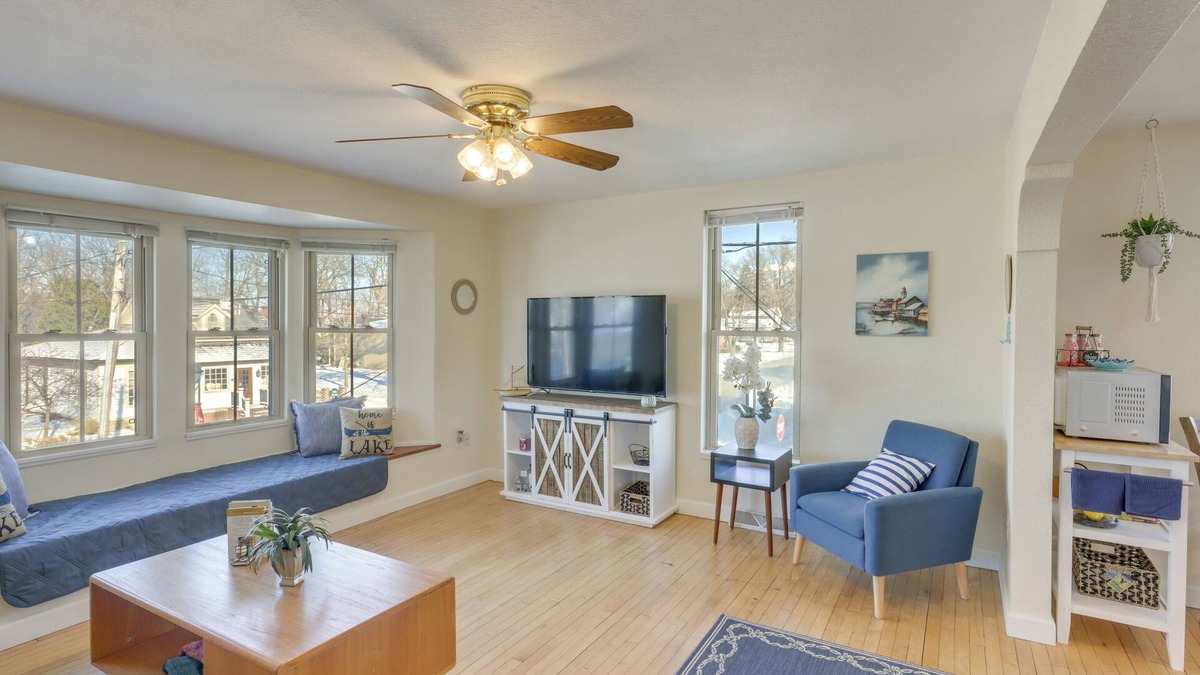 Delafield Apartment | Delafield Vacation Rental Near Lakes & Parks!