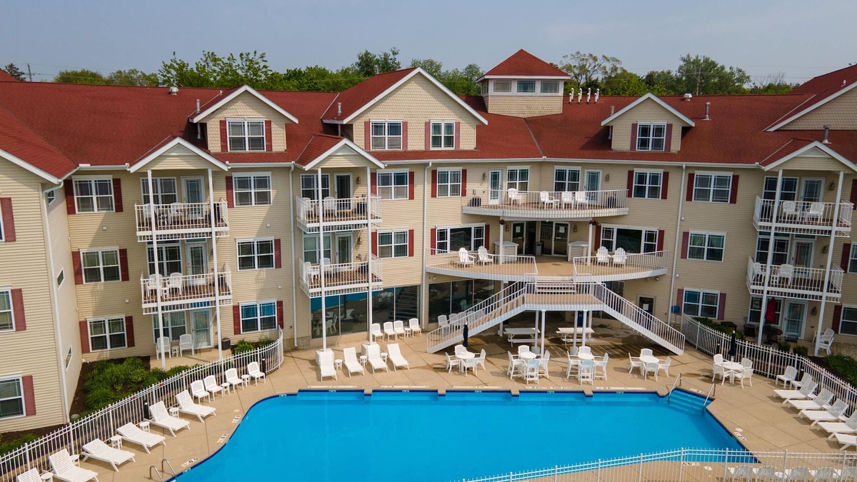Delavan Lake Hotel | Delavan Lake Resort