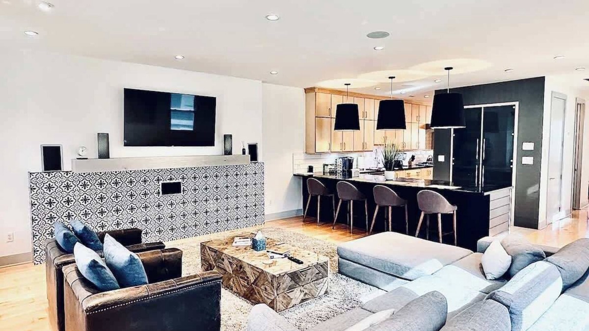 Mapleton/Fall Creek Apartment | Delaware Loft-2BR/2.5 BA Townhome w/Rooftop Deck