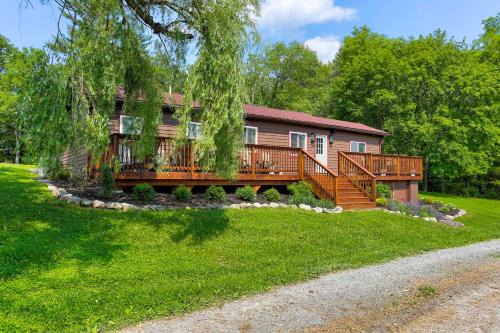 Damascus House | Delaware River Access Peaceful Farm Retreat!