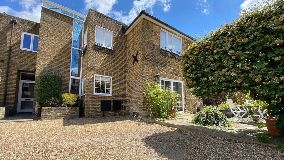 Sandwich Apartment | Delf Stream Flat - Close to town with lovely sunny terrace
