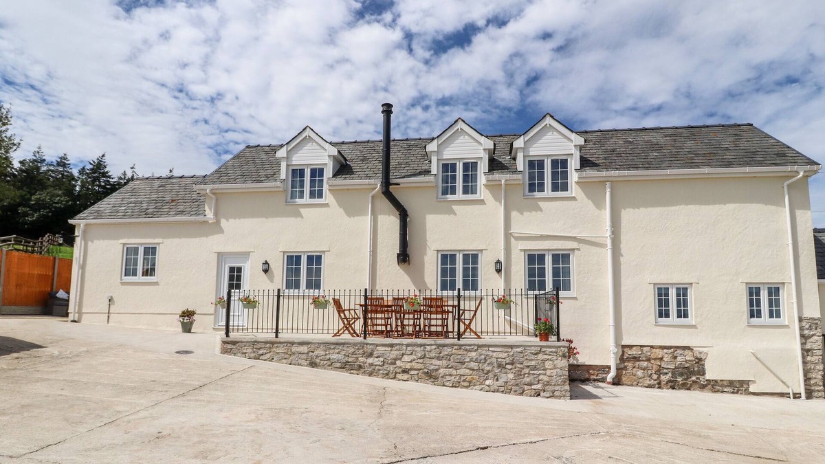 Llannefydd Cottage | DELFRYN, family friendly, luxury holiday cottage in Denbigh