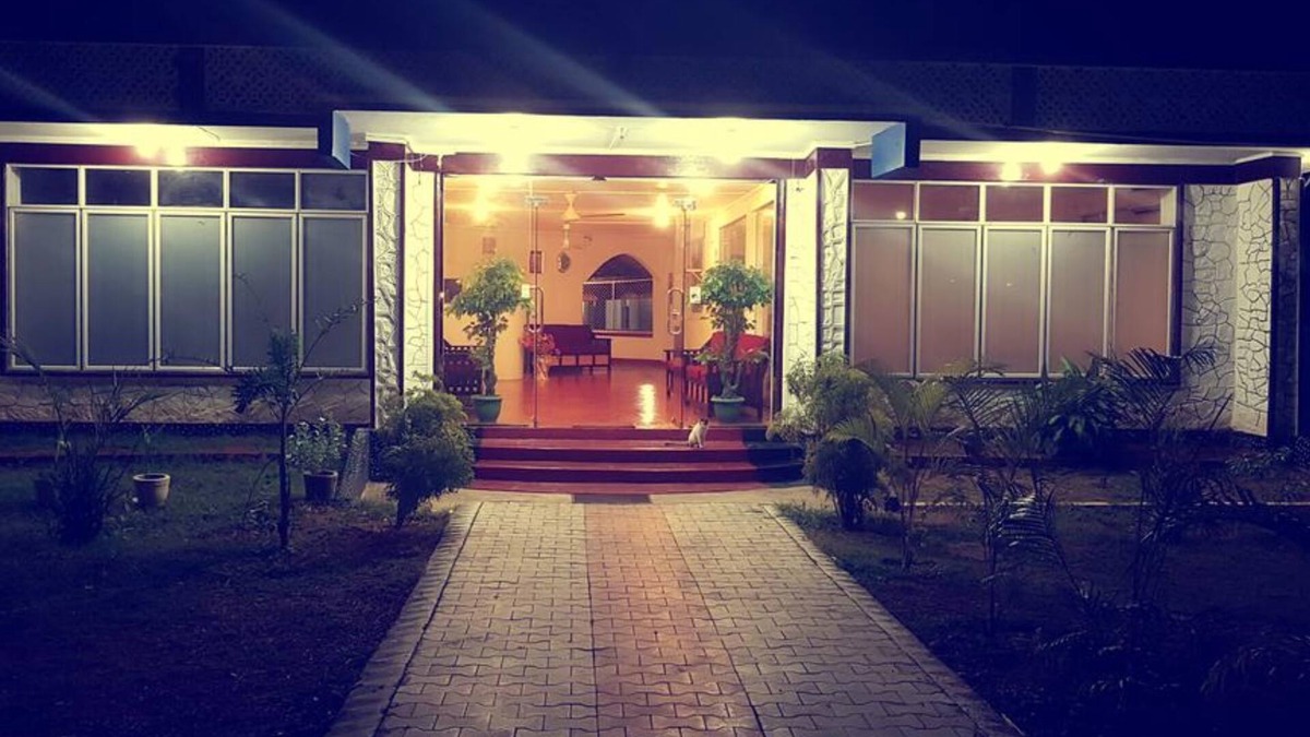 Pasikuda House | Delight Guest House And Restaurant