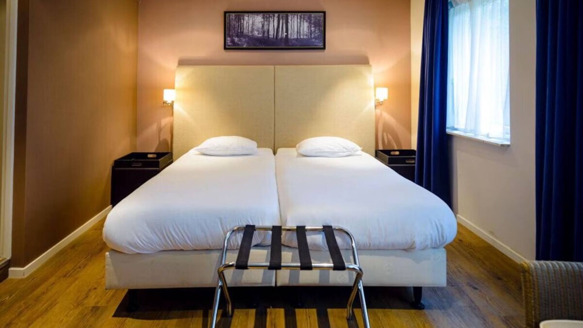 Beekbergen-Zuid Hotel | Delight in a Relaxing Retreat in a Comfortable Room Close to Paleis Het Loo