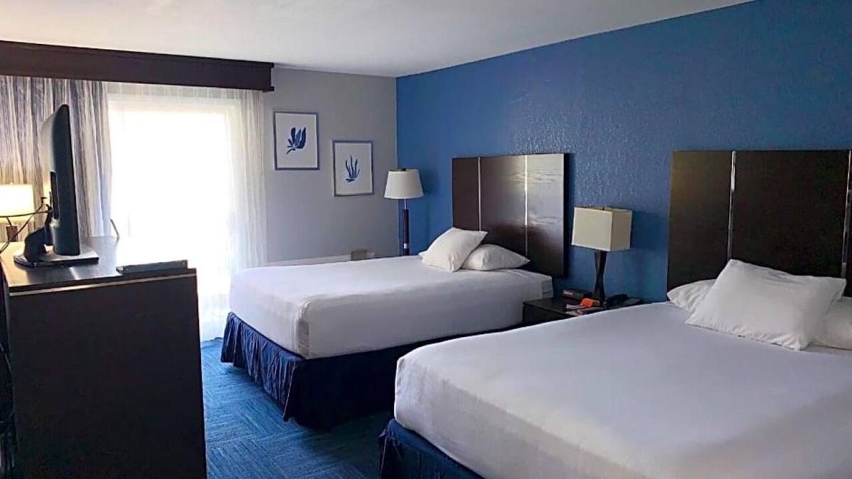 Old Towne Hotel | Delight in Comfort Near Attractions: Room w/Continental Breakfast