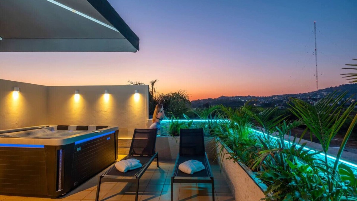 Tsikalaria House | Delight Residences - K5 | Rooftop Jacuzzi