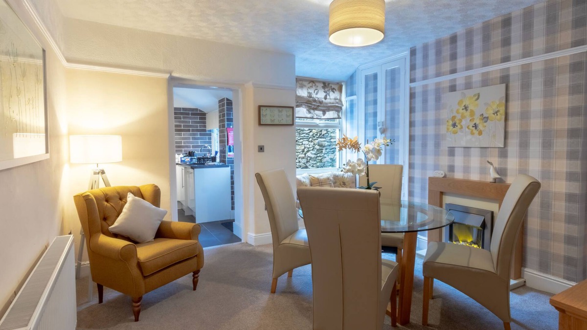 Bowness-on-Windermere Cottage | Delightful Lakeland Terraced Cottage