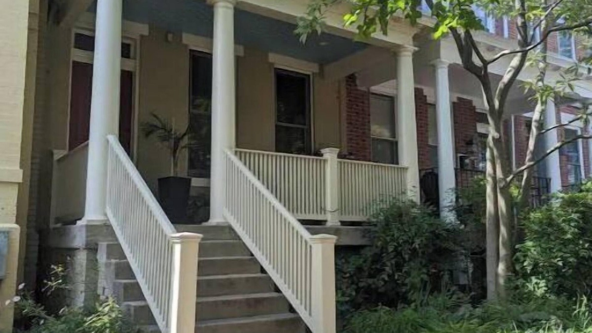Capitol Hill Apartment | Delightful 1 bdrm/2 bed in center of Capitol Hill.