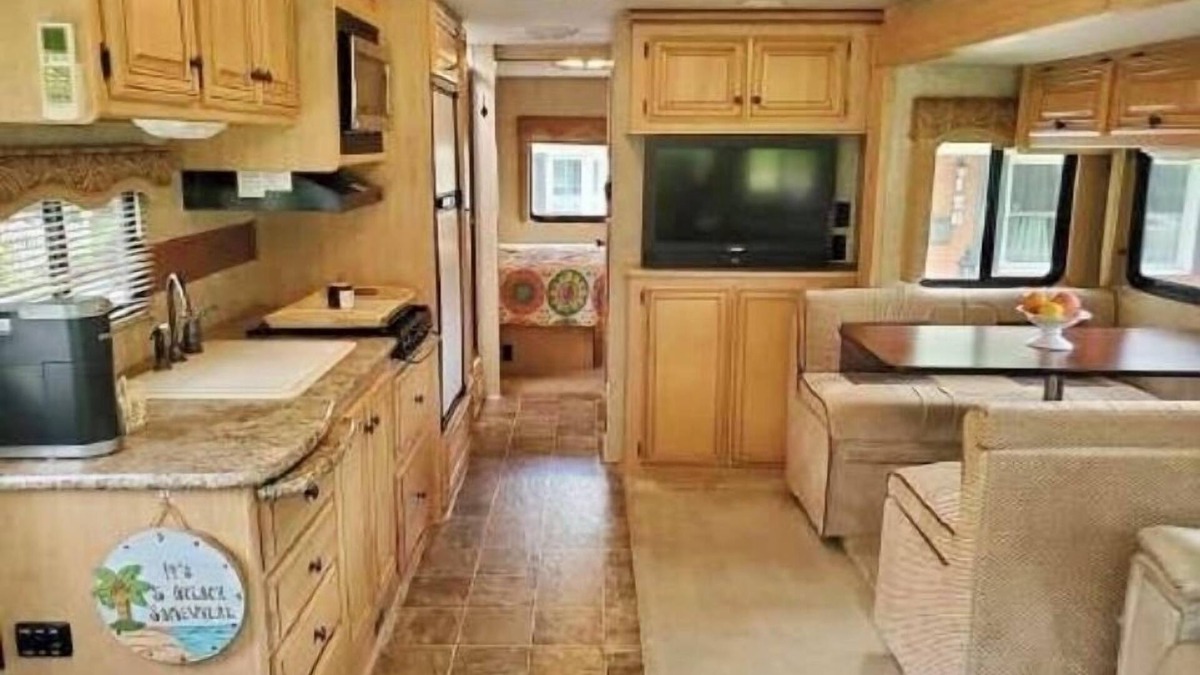 North Newport News House | Delightful 1 Bedroom RV Near Ft. Eustis
