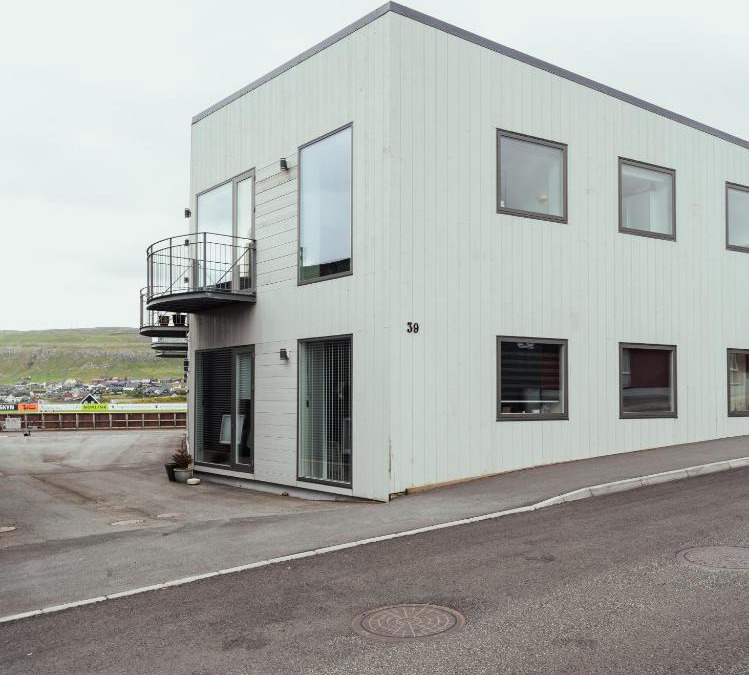 Hoyvik Apartment | Delightful 2 Bedroom Apt - Balcony - Parking