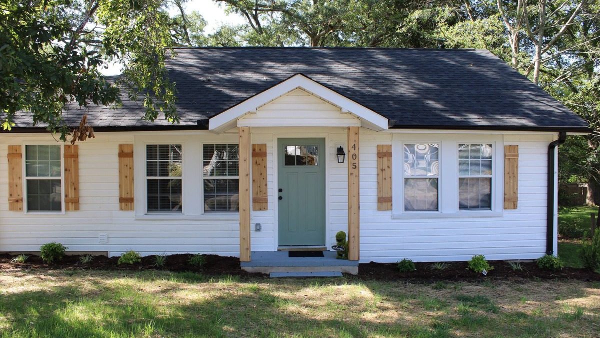 Easley House | Delightful 2-bedroom house with AC in charming Easley