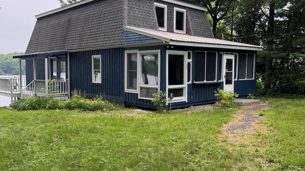 Richmond House | Delightful 3-bedroom house on Pleasant Pond in Richmond Maine