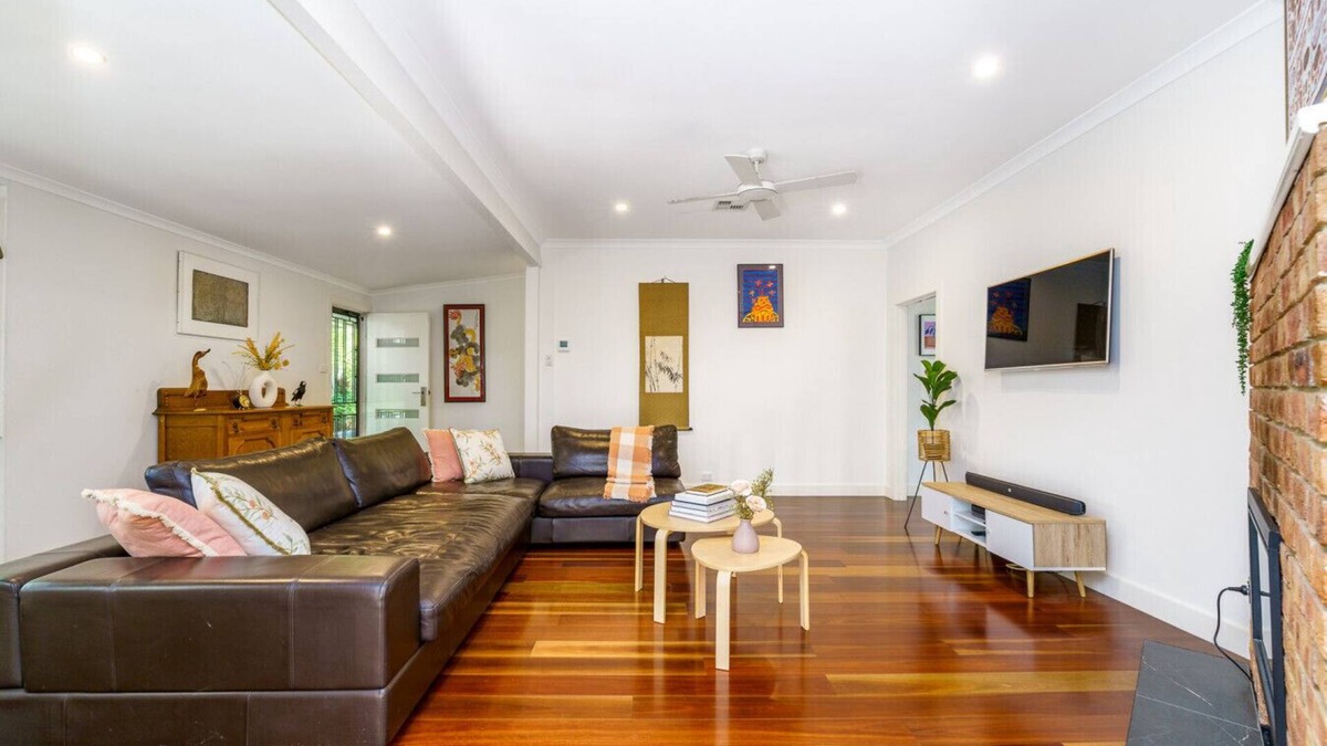 Pialligo Apartment | Delightful 3BR Escape | 9 mins to War Memorial
