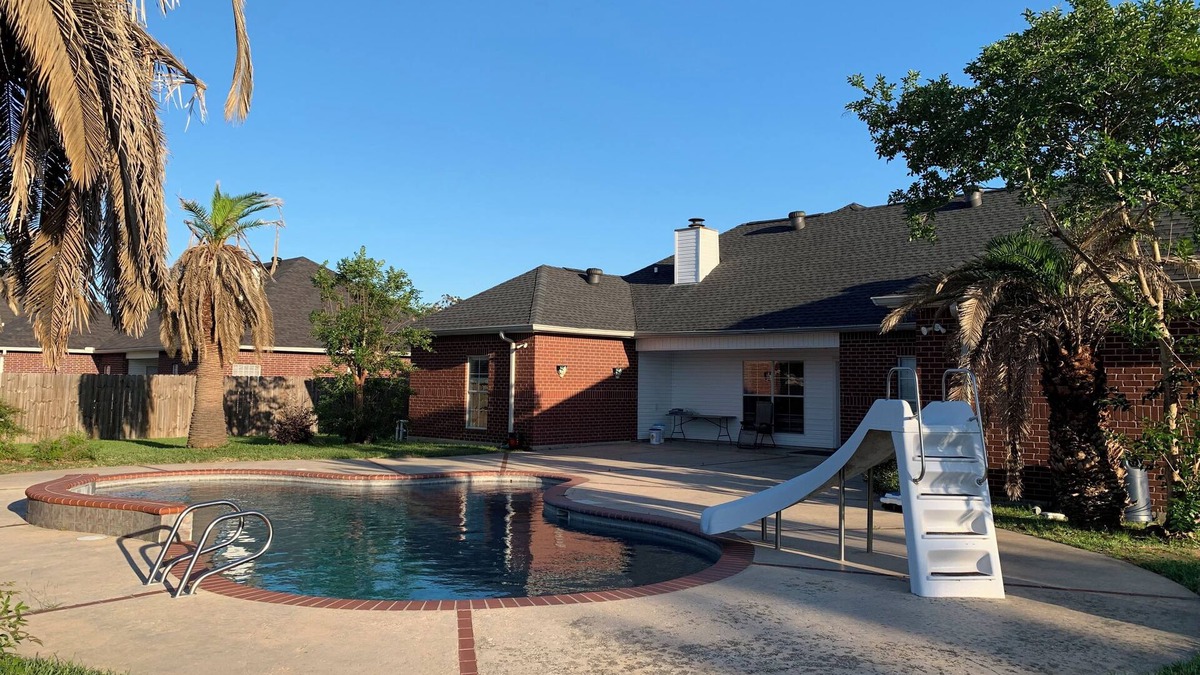 Lake Charles House | Delightful 4 bedrooms home with swimming pool.