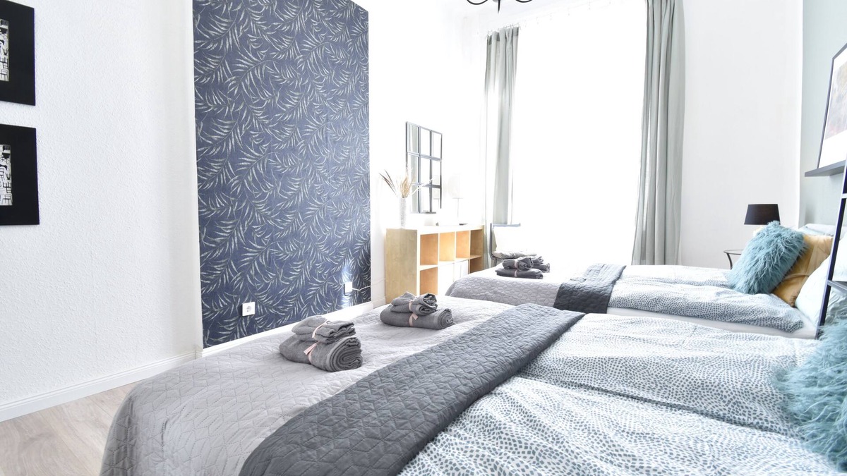 Nepszinhaz negyed Apartment | Delightful 4 bedroom apartment with AC in Budapest