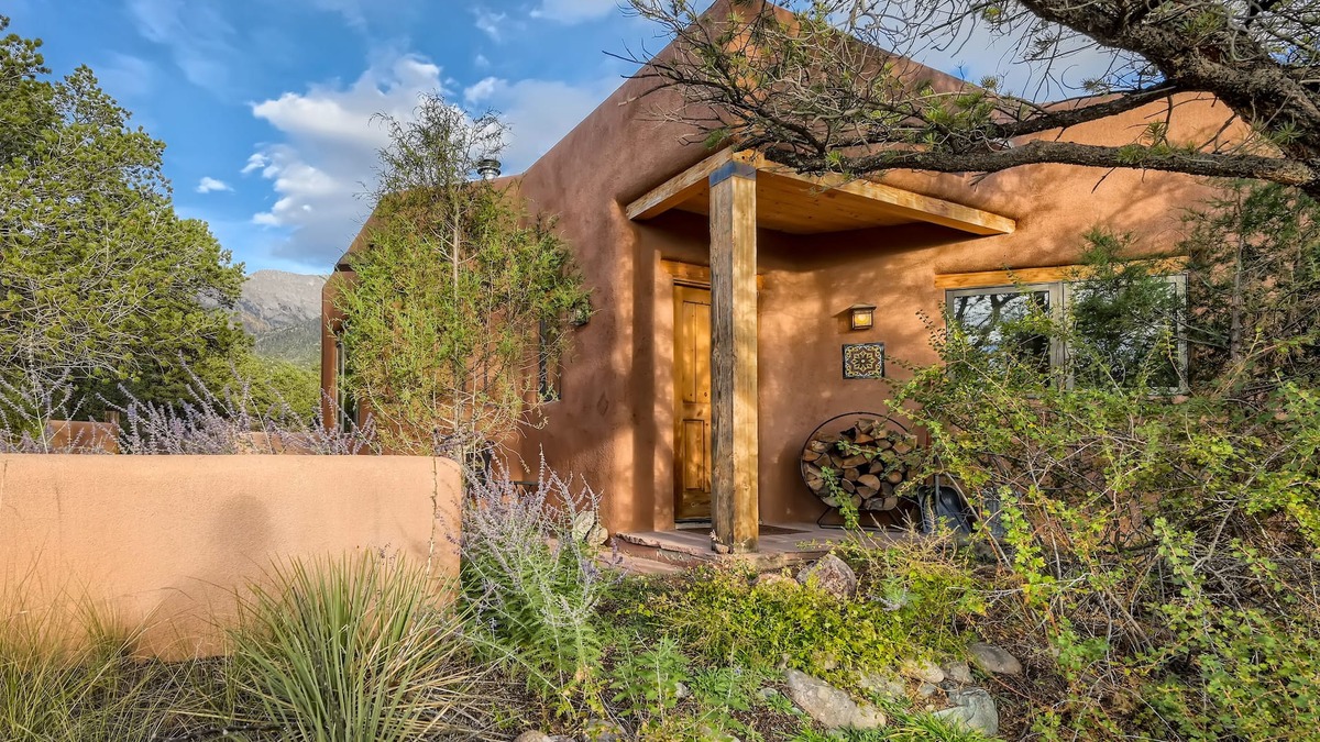 Baca Grande House | Delightful Adobe 2 Bedroom in Crestone with Spectacular Views