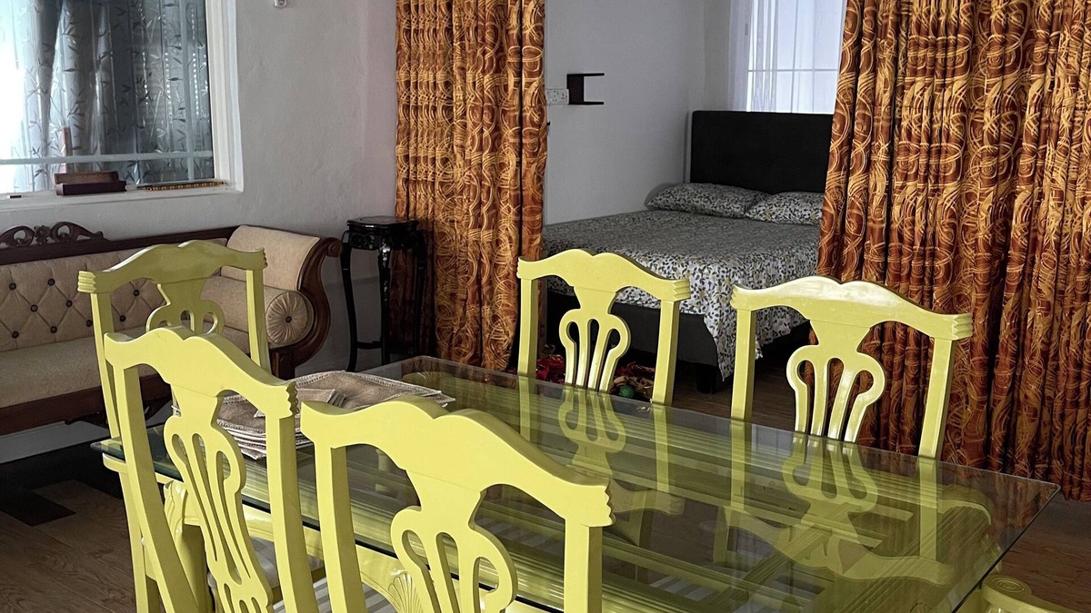 Bambalapitiya Apartment | Delightful apartment with AC in charming Colombo