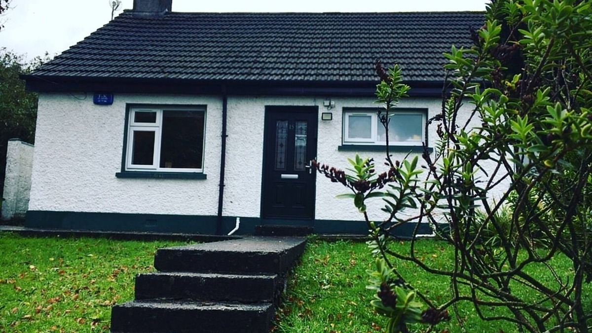 Kilfinane House | Delightful bungalow in a beautiful village setting.