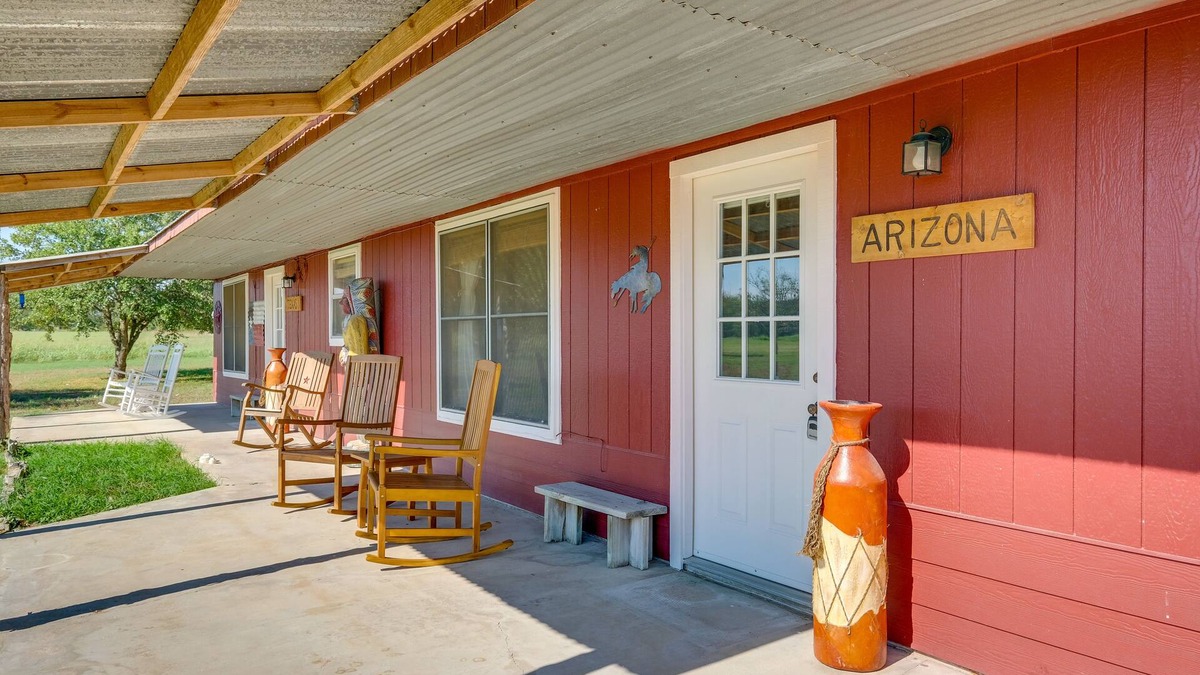 Carmine Apartment | Delightful Carmine Studio on Farm Near Round Top!