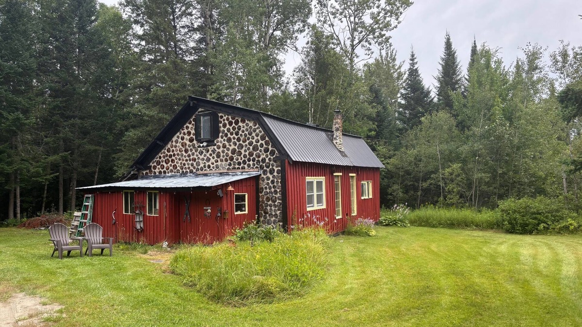 Orleans Cabin | Delightful cordwood cabin -Westmore near Burke Mtn, Lake Willoughby - Jay Peak.