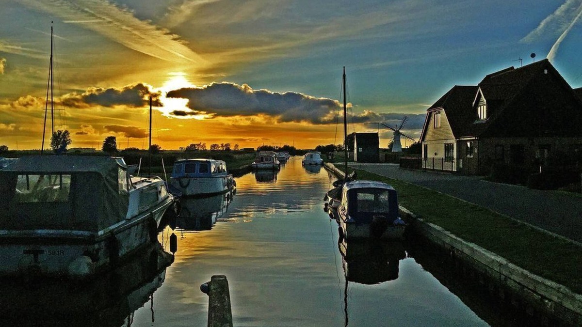 Irstead Cottage | Delightful cottage at the heart of the Norfolk Broads, sleeps 4, dog friendly