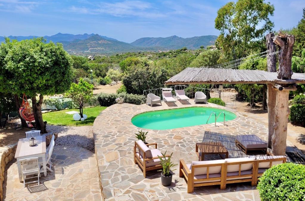 Tiriddo House | DELIGHTFUL COTTAGE WITH POOL