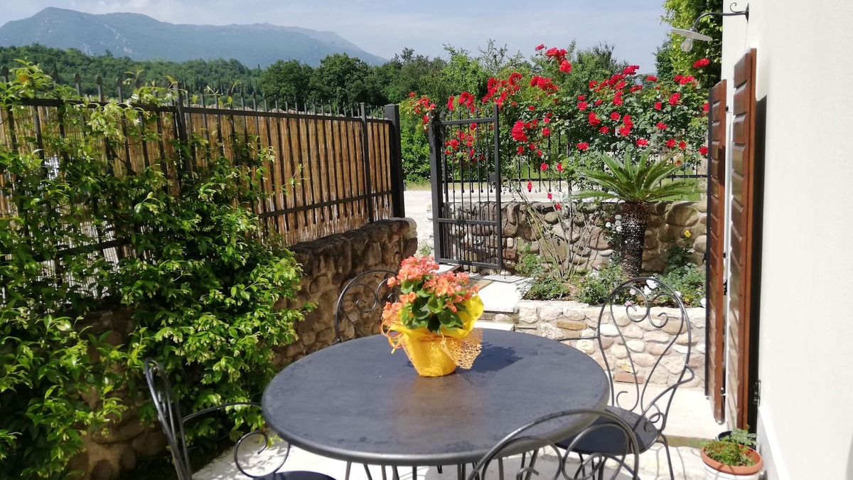 Rivoli Veronese Apartment | Delightful country flat among the vineyards