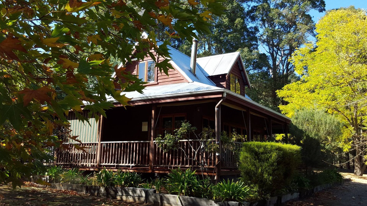 Nannup Cottage | DELIGHTFUL Country Cottages with cedar spas- we're isolated and peaceful.