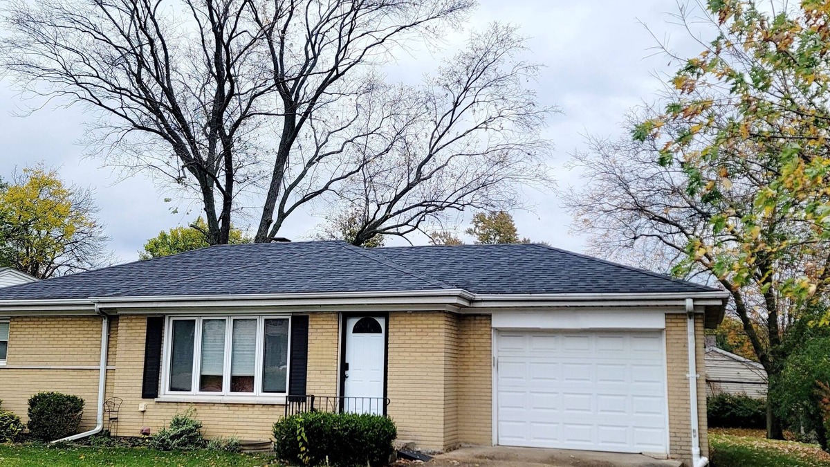 Glenview House | Delightful Cozy Home, 2 Bedroom, 1 full Bath, Conveniently located.