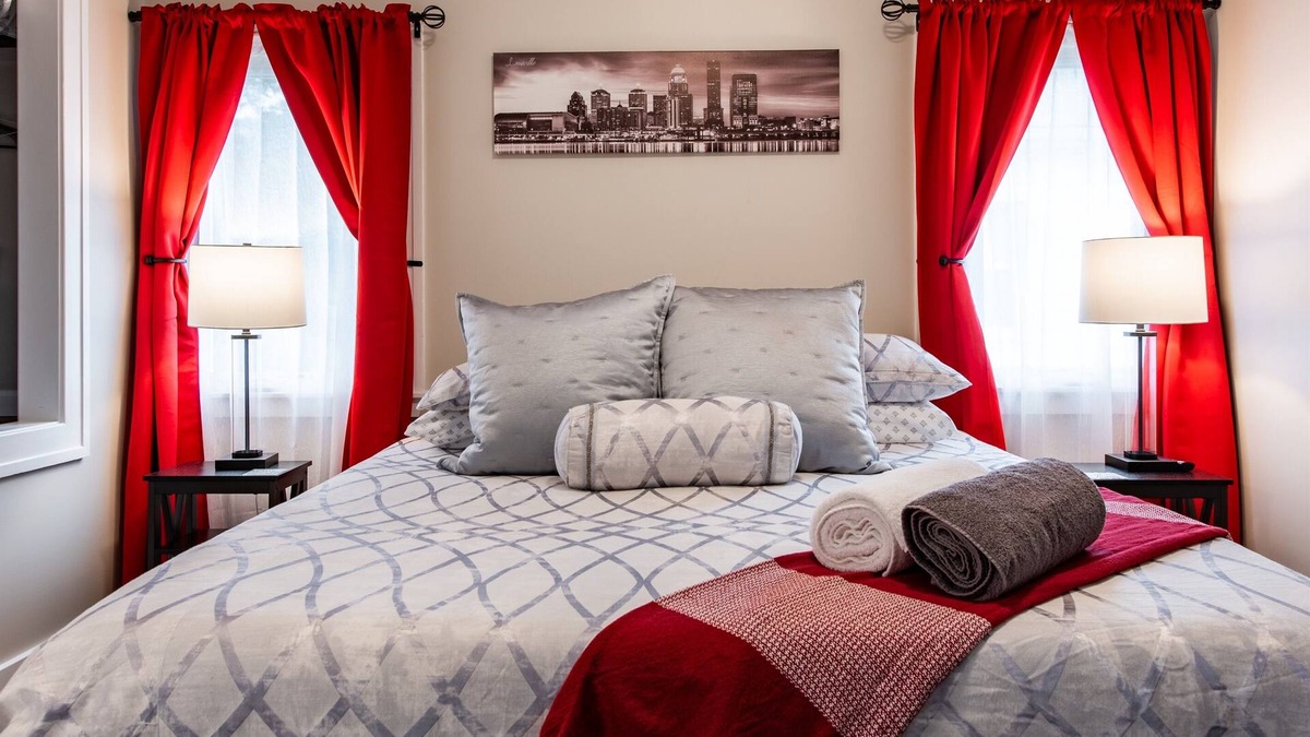 Merriwether House | Delightful Germantown Retreat: Remodeled 2BR/2BA Home