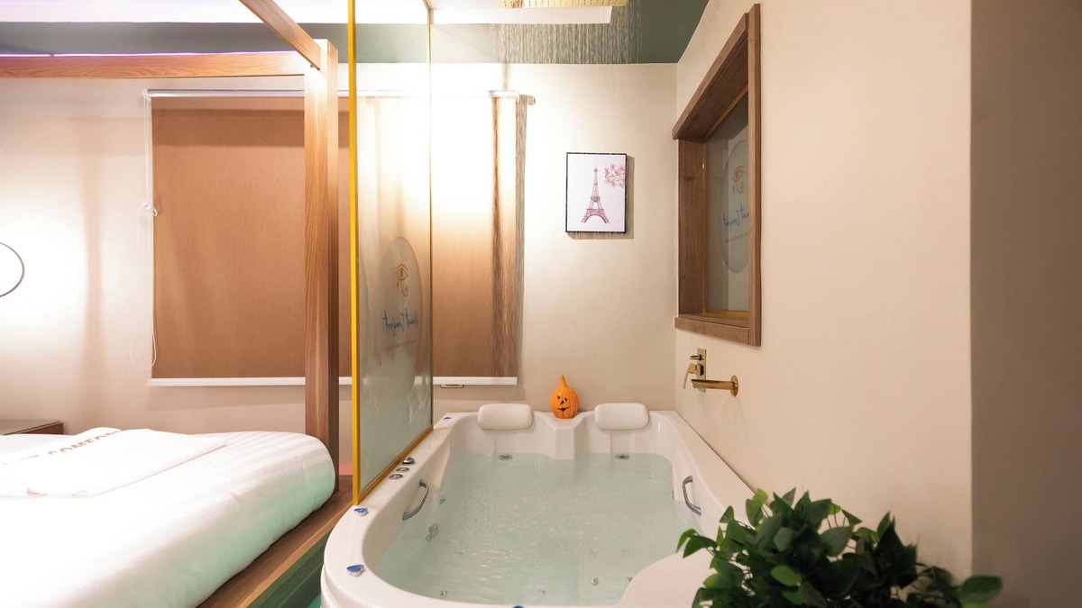 Heliopolis Apartment | Delightful Hygiene Jacuzzi Junction Massager 5Min toCAairport studio in Cairo