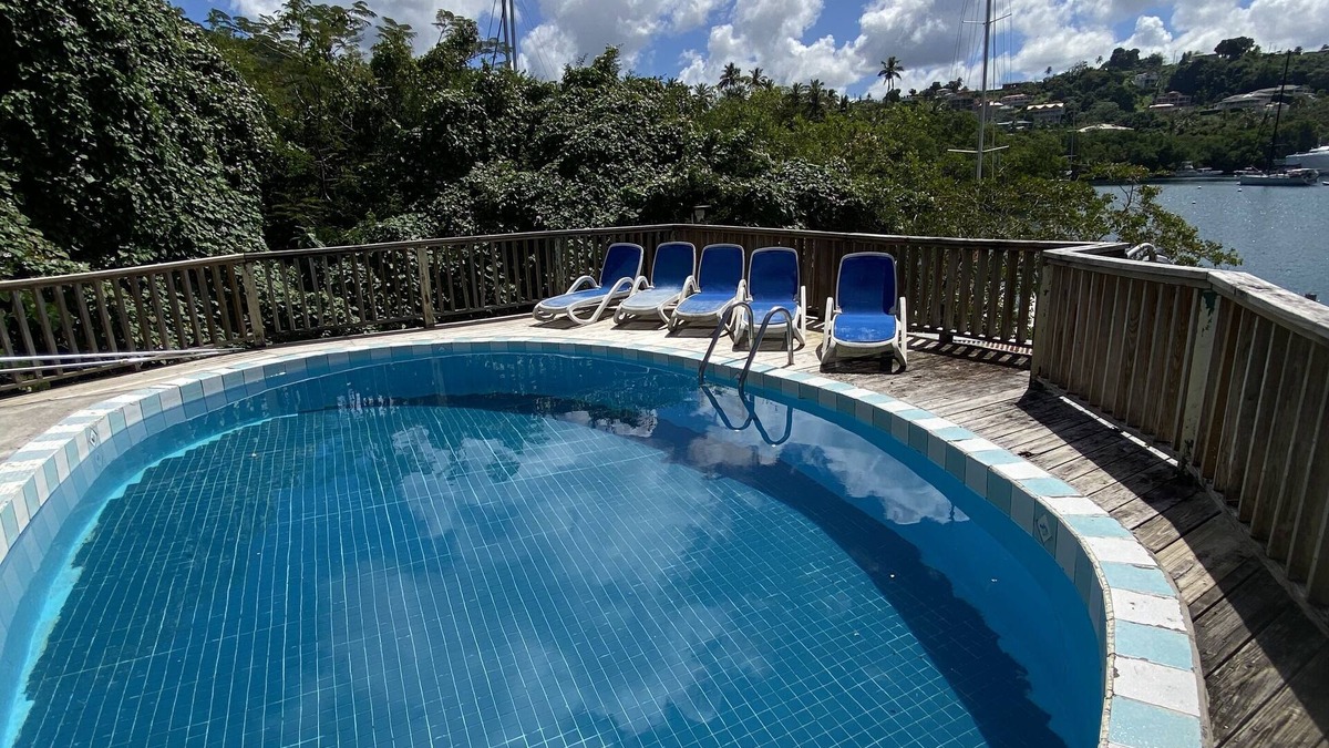 Marigot Bay Cabin | Delightful over the water cabin