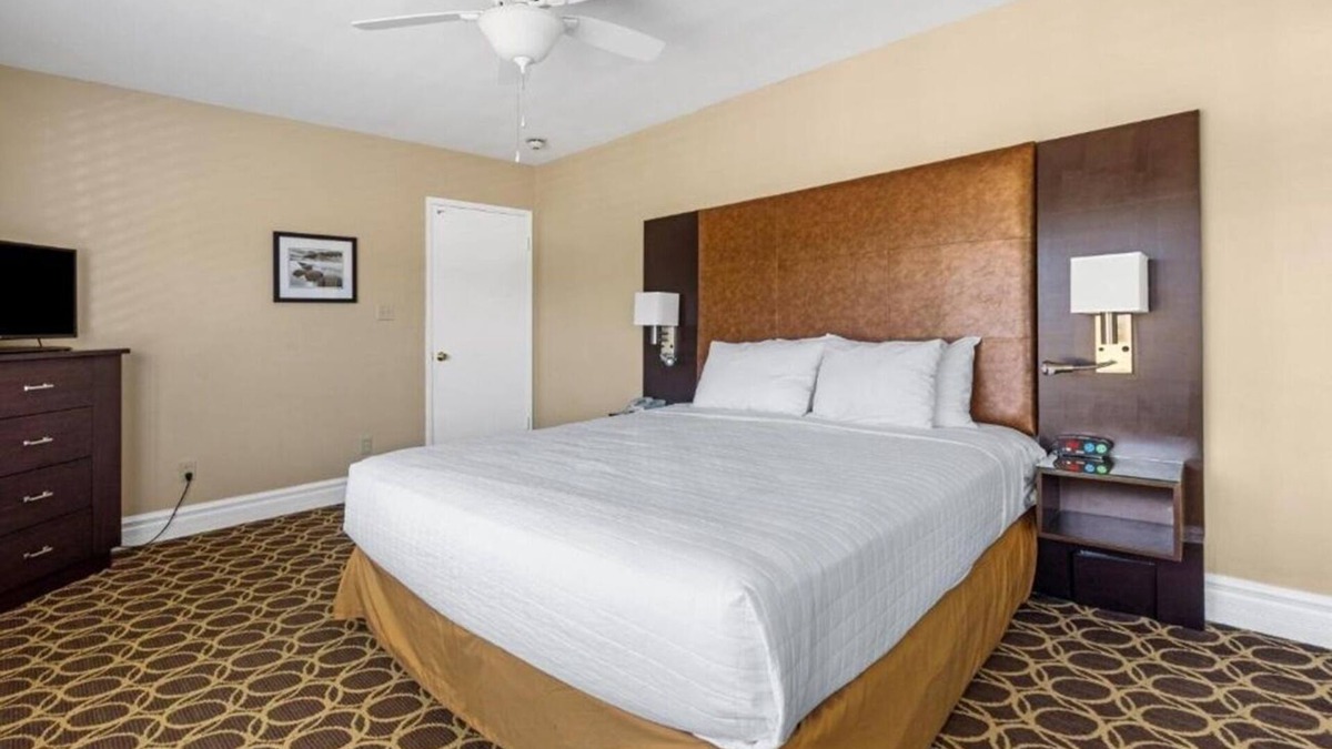 Corte Madera Hotel | Delightful Retreat | Near Golden Gate | Kitchen | Free Parking | Onsite Pool