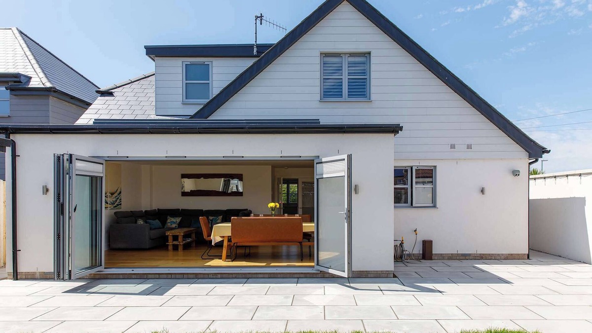 Wittering House | Delightful Seaside Hideaway 5 Mins to Beach