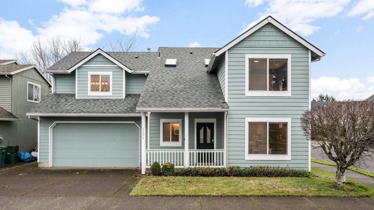 Rock Creek House | Delightful Southeast Location, Pet Friendly, Fully Fenced Backyard, BBQ, 13 Miles to Downtown