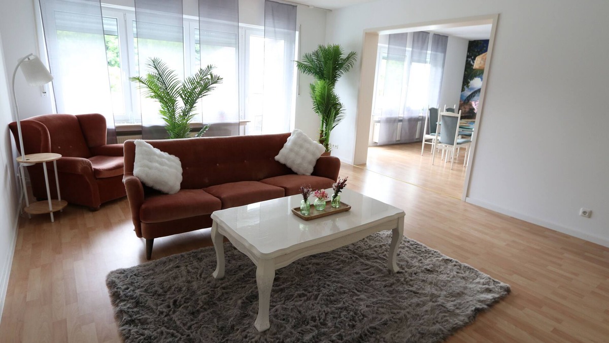 Waag Apartment | Delightful spacious apartment with WiFi in Schöllkrippen