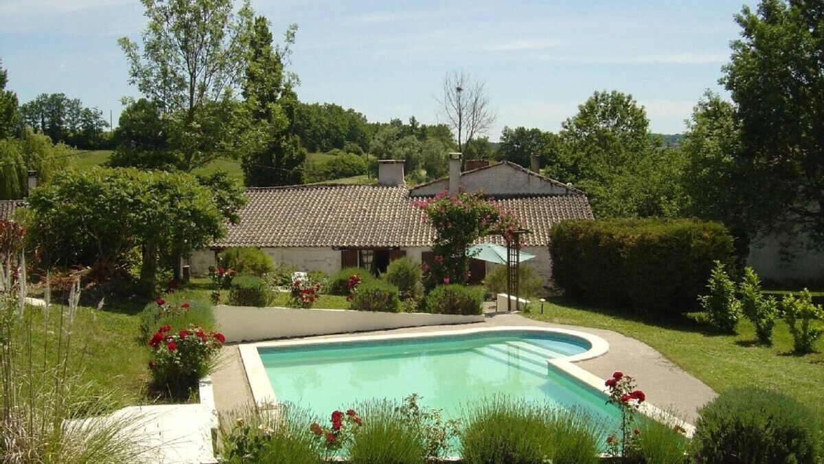 Thenac Cottage | Delightful, spacious cottage with private pool set in quiet hamlet