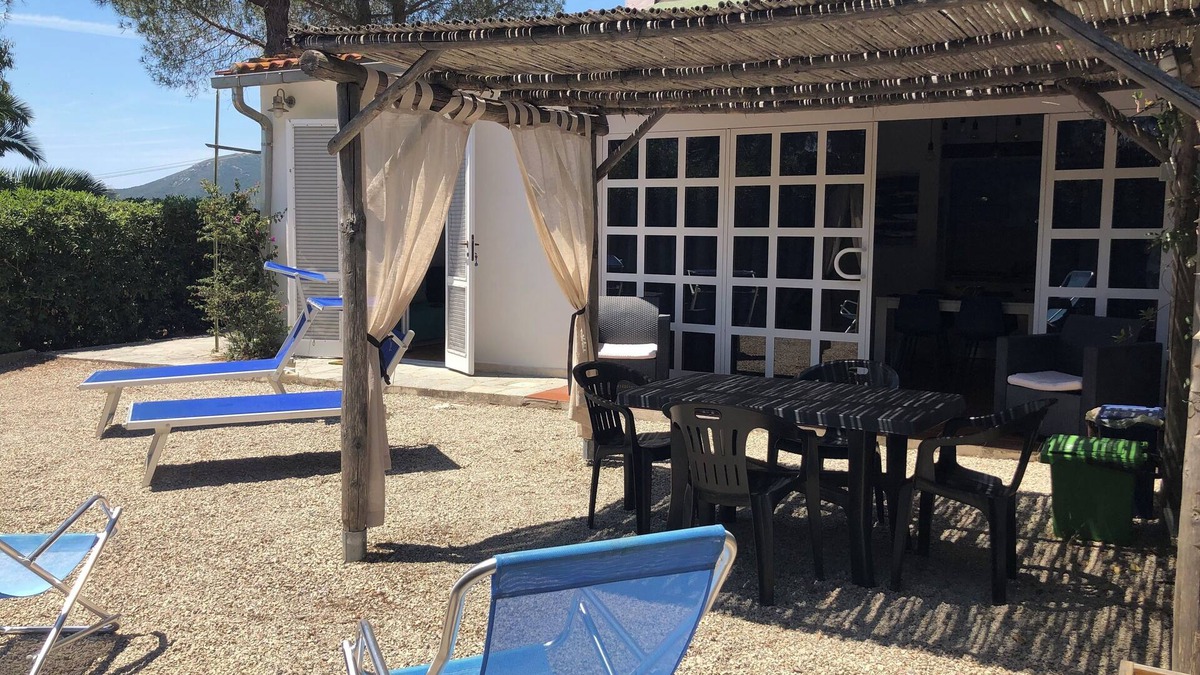 Lacona Apartment | delightful two-room apartment, large outdoor areas with lots of greenery and privacy, children's area
