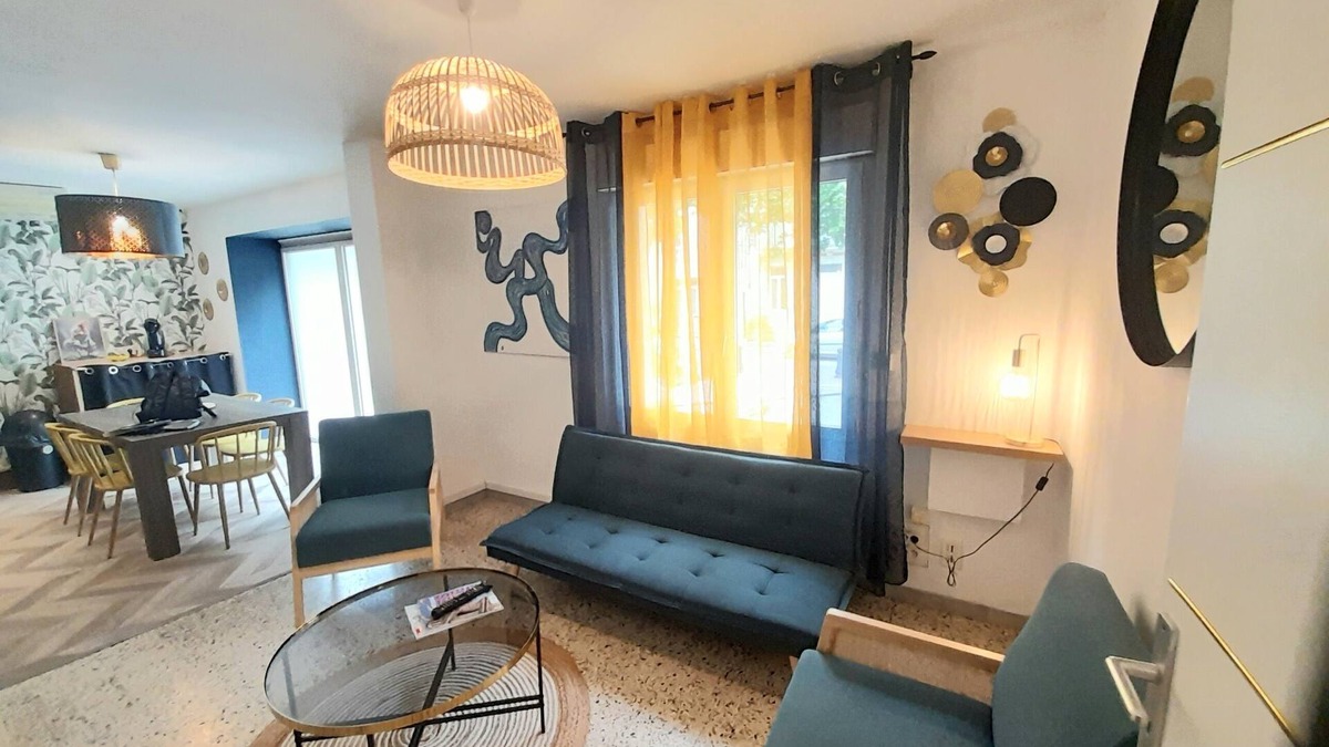 Molleges House | Delightful village house at the foot of the Alpilles mountains.